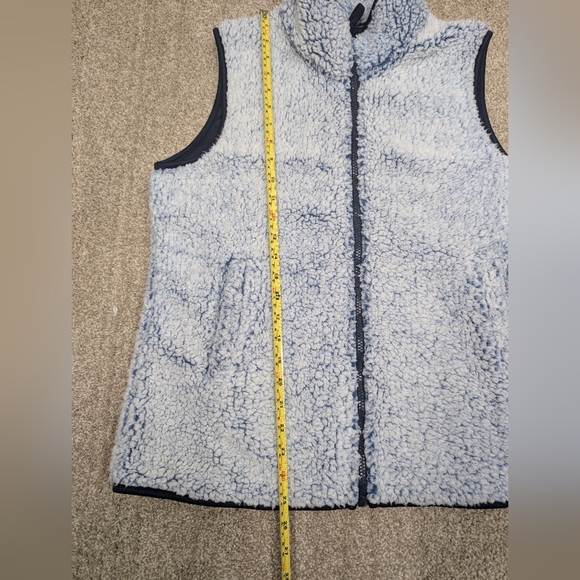 Beautiful Sherpa vest - Picture 10 of 12